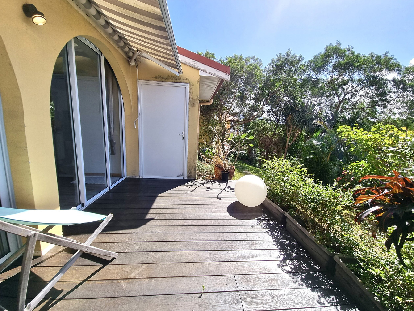 Appart12_vue_mer_jardin05